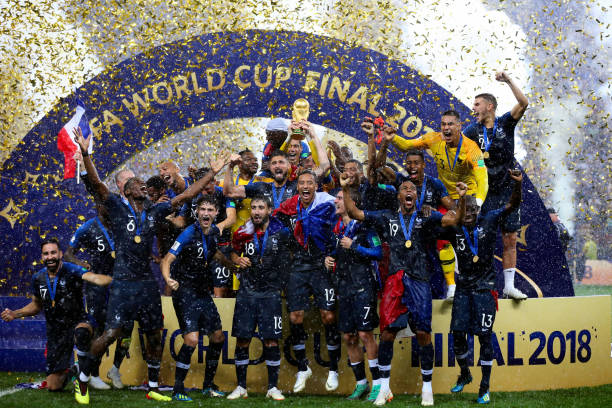 剧的背景下 剧的背景下