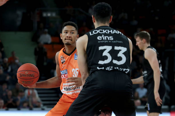 在高速赛道 在高速赛道