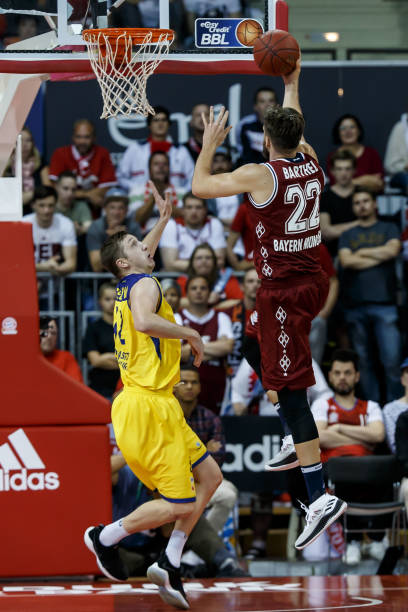 引领球队稳 引领球队稳